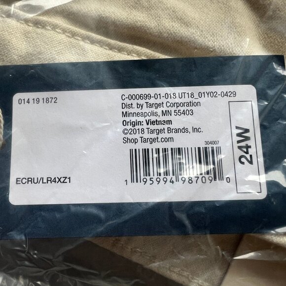 Universal Thread Women's Plus Size High-Rise Midi Jean Shorts Off-White 24W - Picture 6 of 6